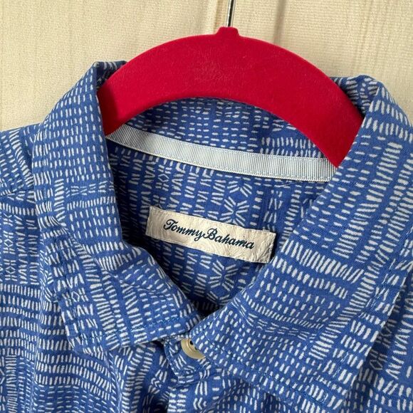 Tommy Bahama Men’s Medium Blue Silk Cotton Short Sleeve Top - Picture 2 of 5
